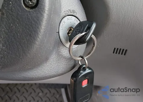 2004 Toyota Corolla Le from USA, damaged, VIN JTDBR32E442028810